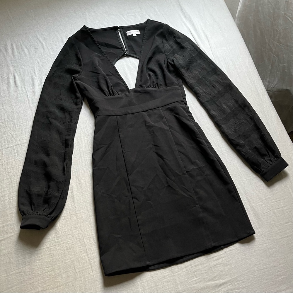 Privacy‎ Please black long contrast puff sleeve cutout back mini dress